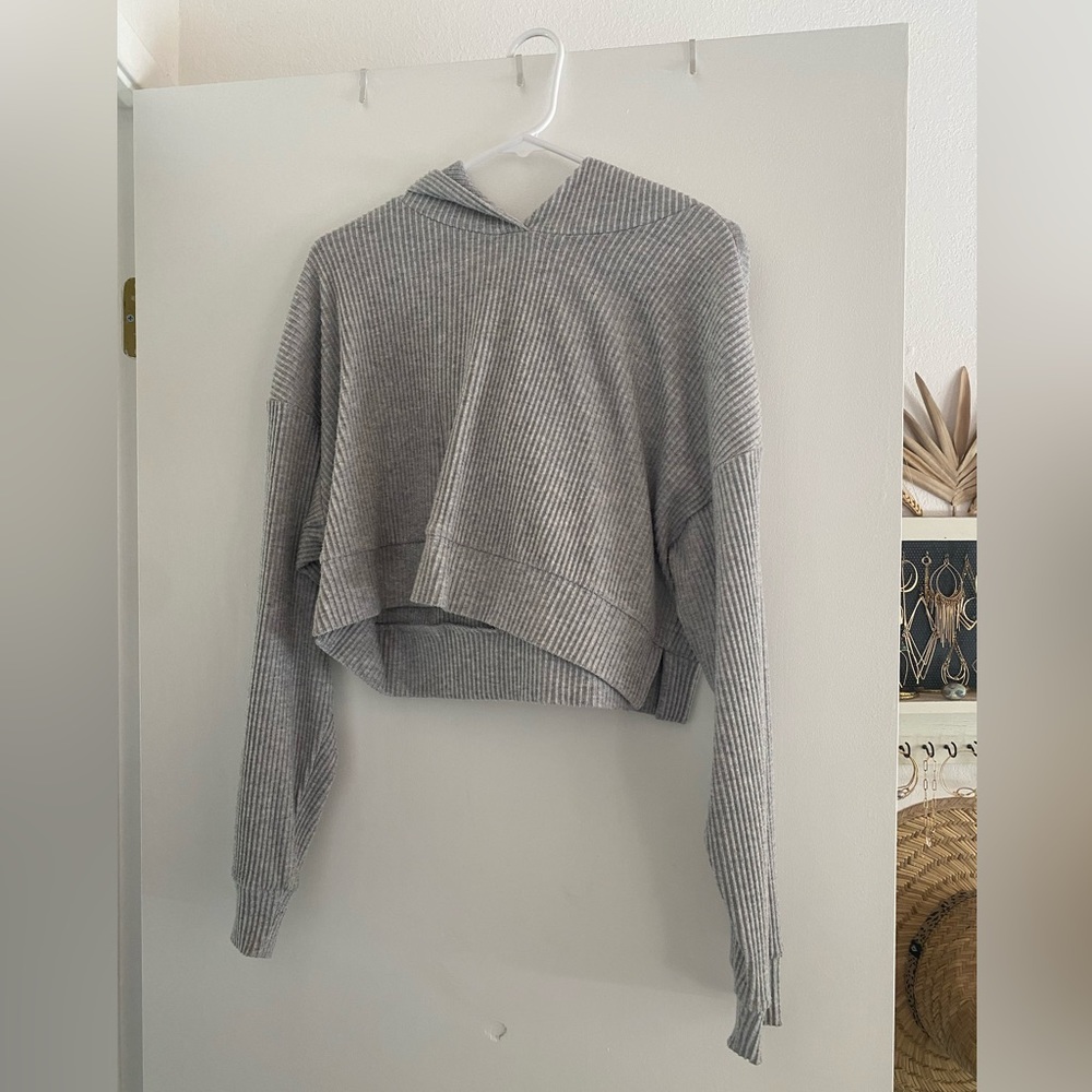 Alo Yoga grey muse hoodie size sm